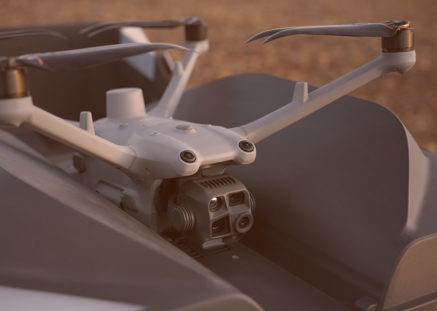 DJI DOCK 3 accompagner du DJI MATRICE 4T