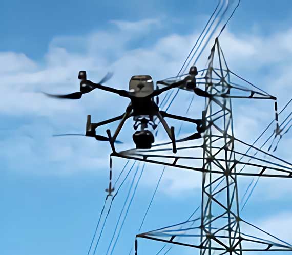 Inspection de pylônes électriques par drone