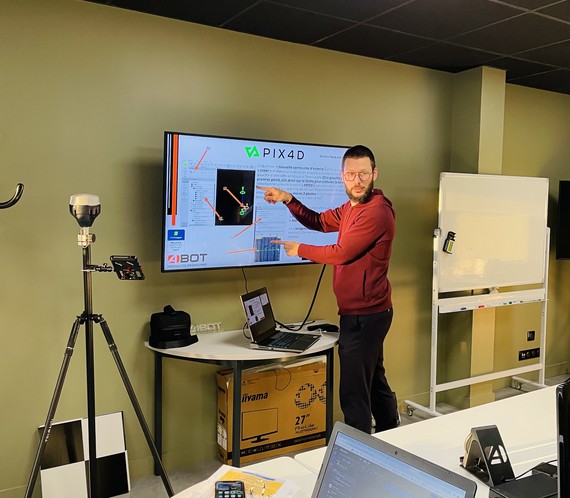 Adrien - EXPERT FORMATION & FORMATEUR Certifié PIX4D