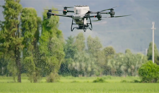 DJI AGRAS T50 systhème d'épandage