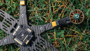 Souveraineté drone : l'enjeu du contrôleur de vol français